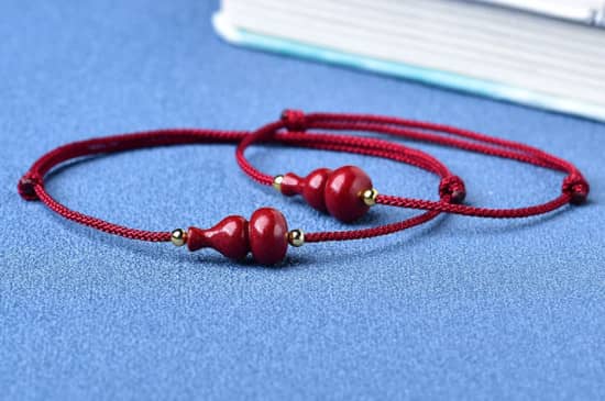 朱砂脚链戴左脚还是右脚