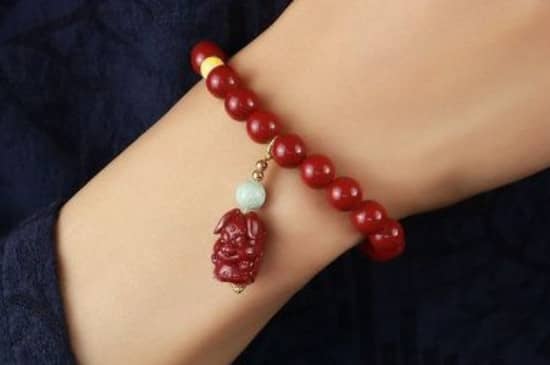 朱砂能和玉一起戴吗