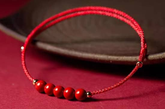 朱砂脚链戴左脚还是右脚