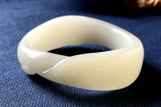 和田玉山料和籽料的区别是什么