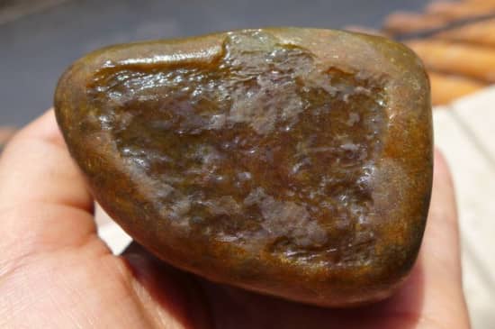 水石与和田玉怎样区分