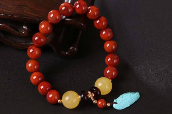 南红手串可以碰水吗