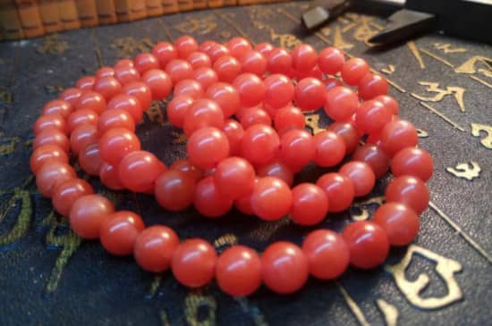 佩戴南红项链的功效与作用