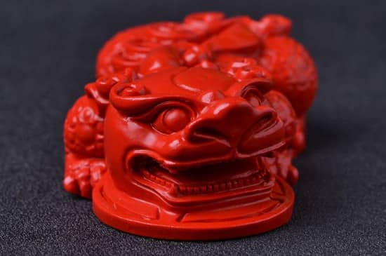 佩戴紫砂好还是朱砂好，辟邪带红朱砂还是紫砂