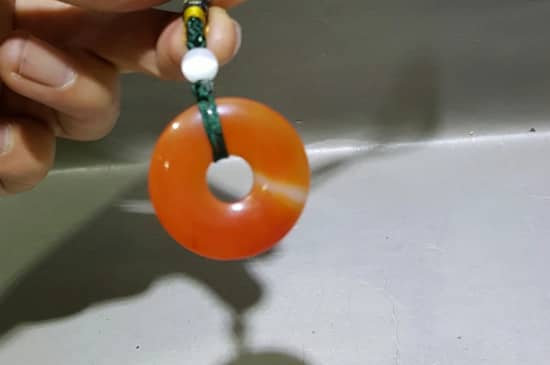 周大生红玛瑙项链寓意