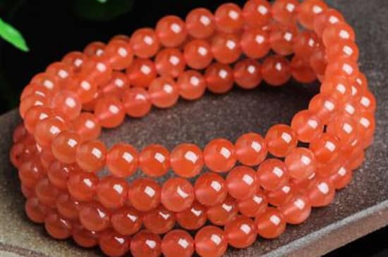 佩戴南红项链的功效与作用