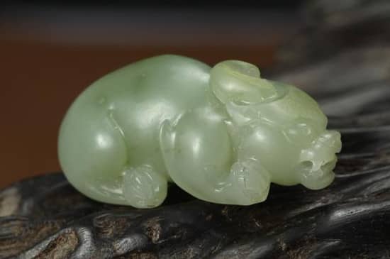 青玉是和田玉吗