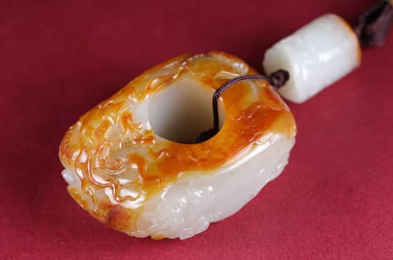 和田玉籽料的特征