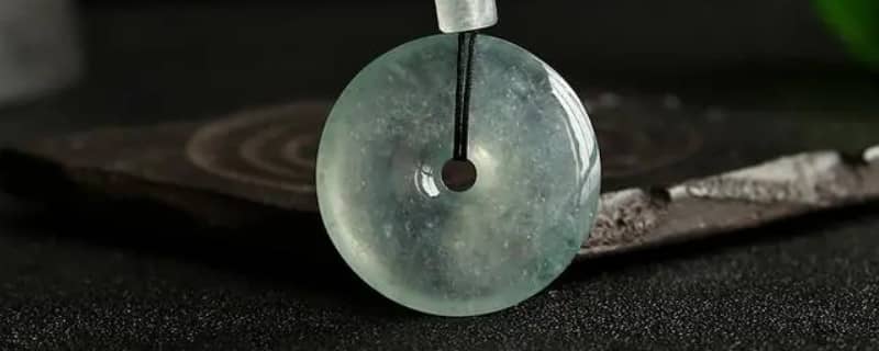 翡翠为什么越戴棉越多