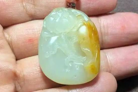假和田玉是什么材料做的