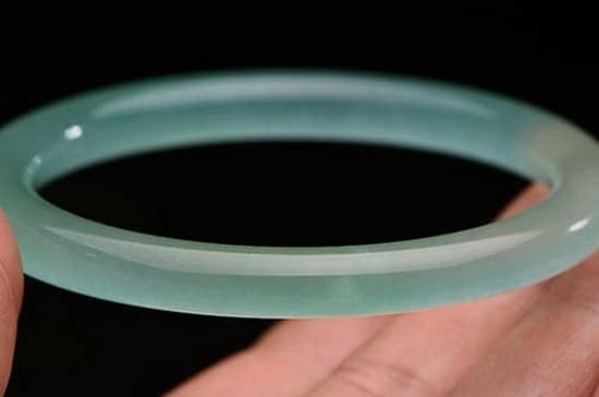 石英质玉手镯多少钱