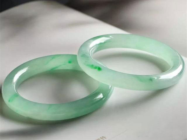 翡翠手镯制作的6个过程，原来最难的是画圈