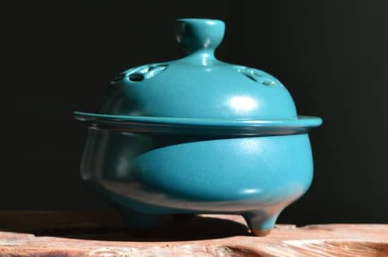 老的孔雀绿釉瓷器如何区别
