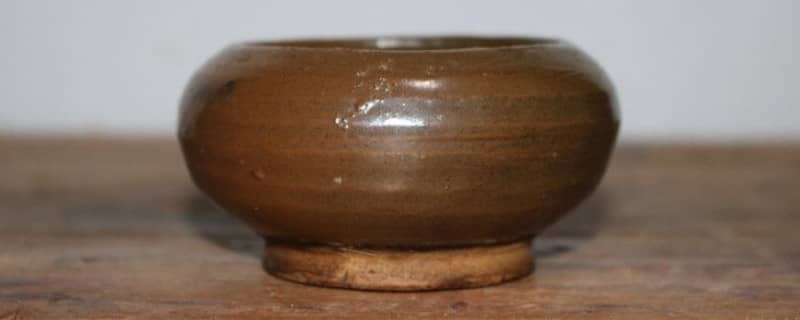 紫金釉瓷器的特征及鉴别方法