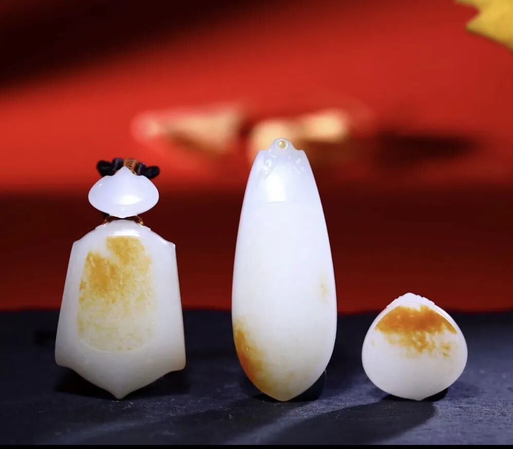 卖了近百万，这种爆火的新型和田玉平安无事牌，您注意到了吗？