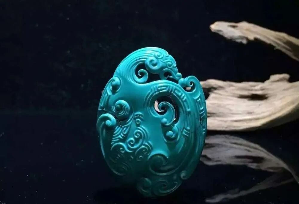 绿松石最值钱的那个指标，肉眼看不见