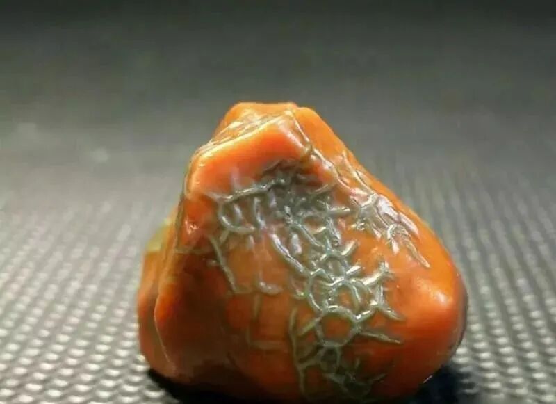 戈壁滩上最像"活物"的石头：筋脉玛瑙石，每一颗都是孤品